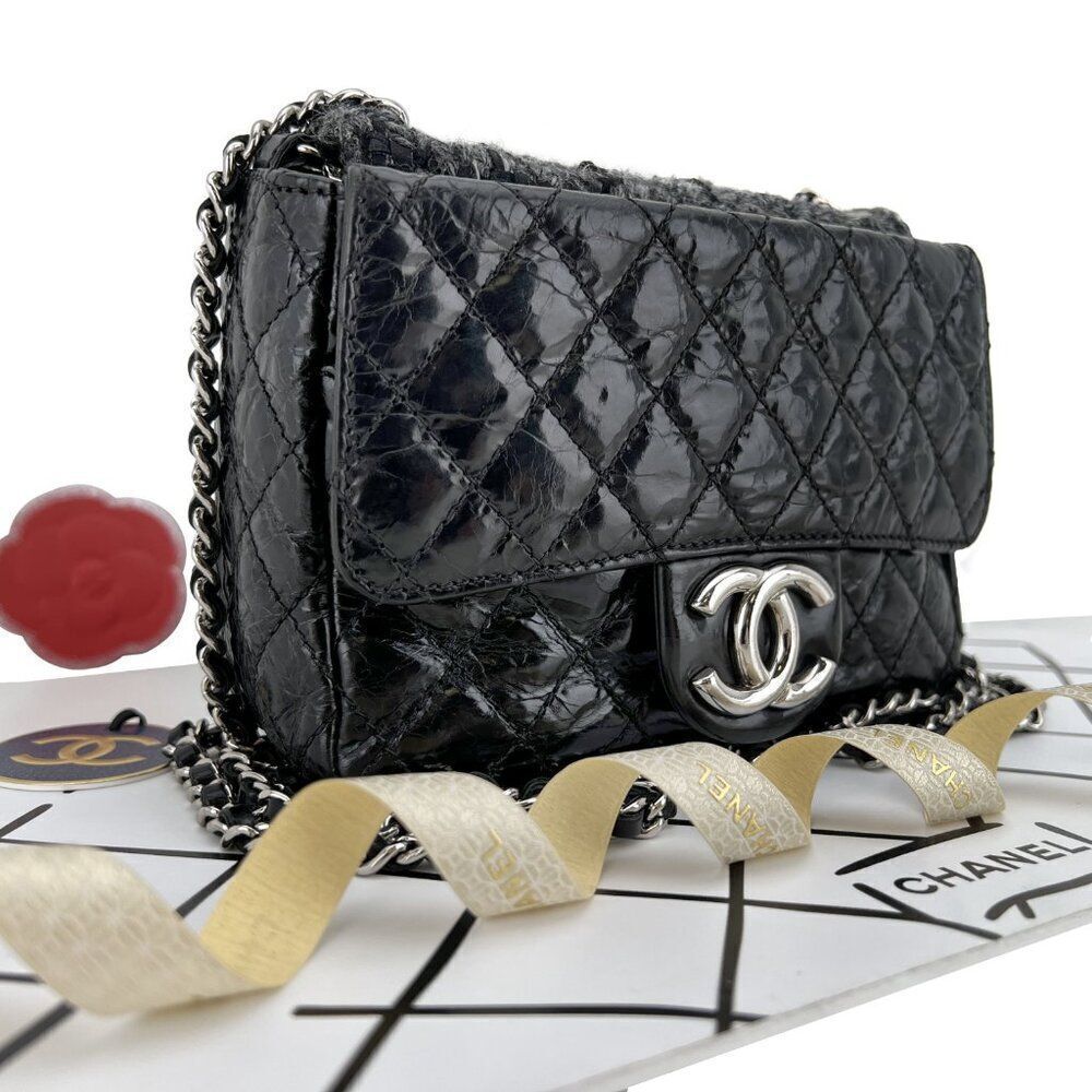 Chanel Crinkled Calfskin Leather and Tweed Classic Flap in Black - Picture 5 of 14
